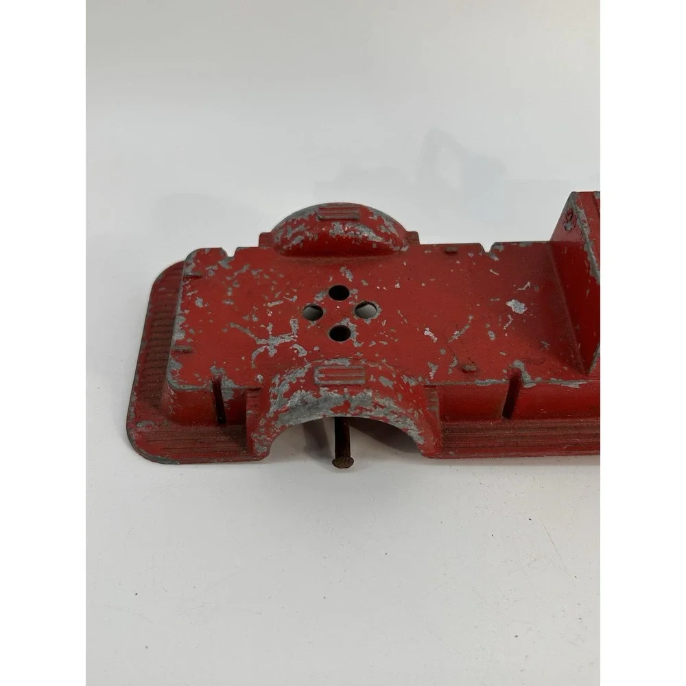 Vintage Hubley Kiddie Toy Die Cast Fire Truck w/Driver # 473